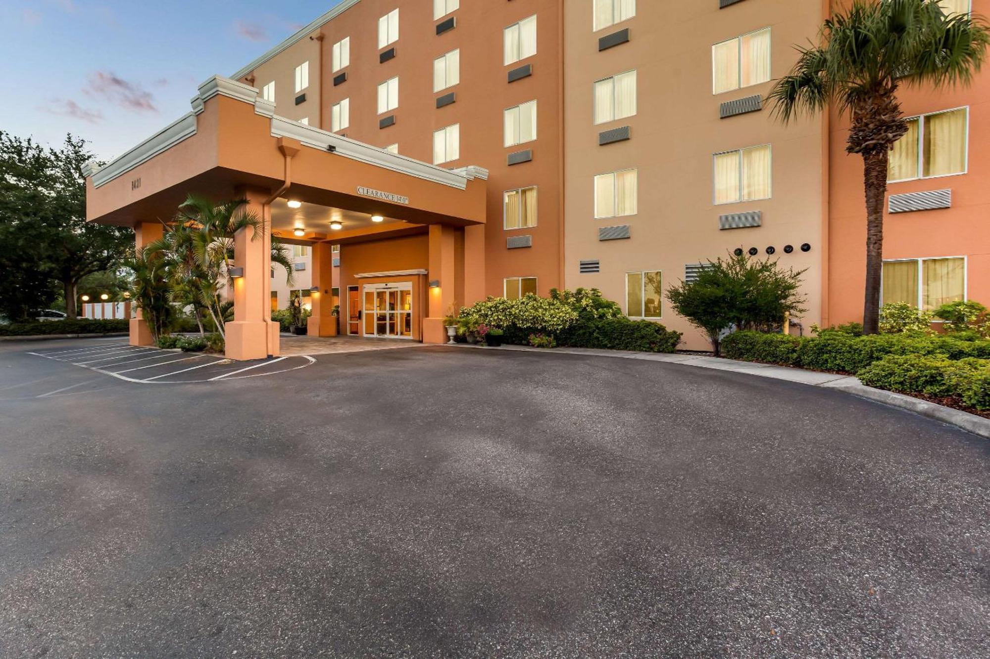Hotel Comfort Airport North 3*