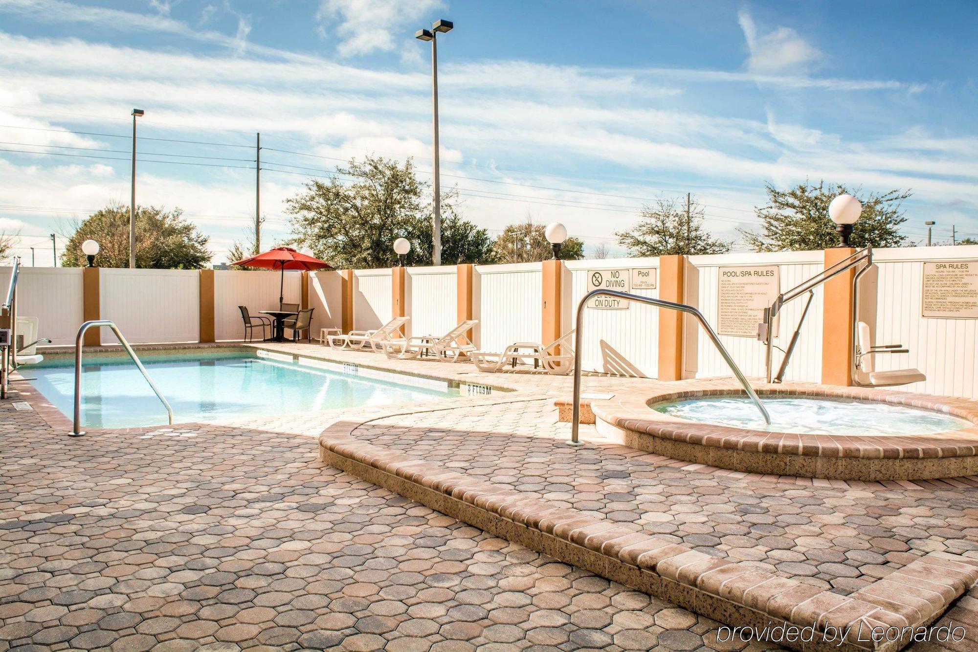 Comfort Airport North Hotel 3*