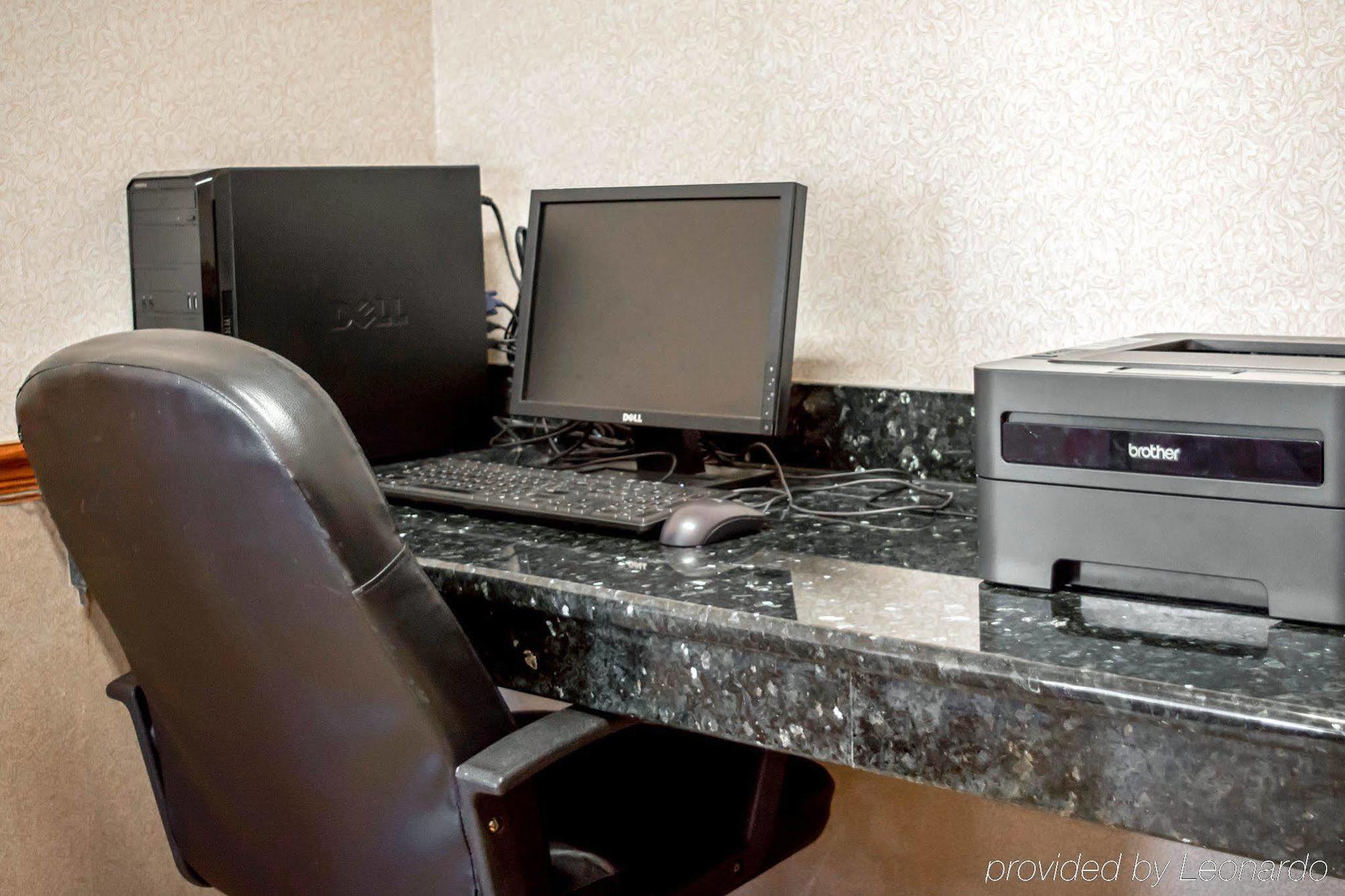 Hotel Comfort Airport North 3*