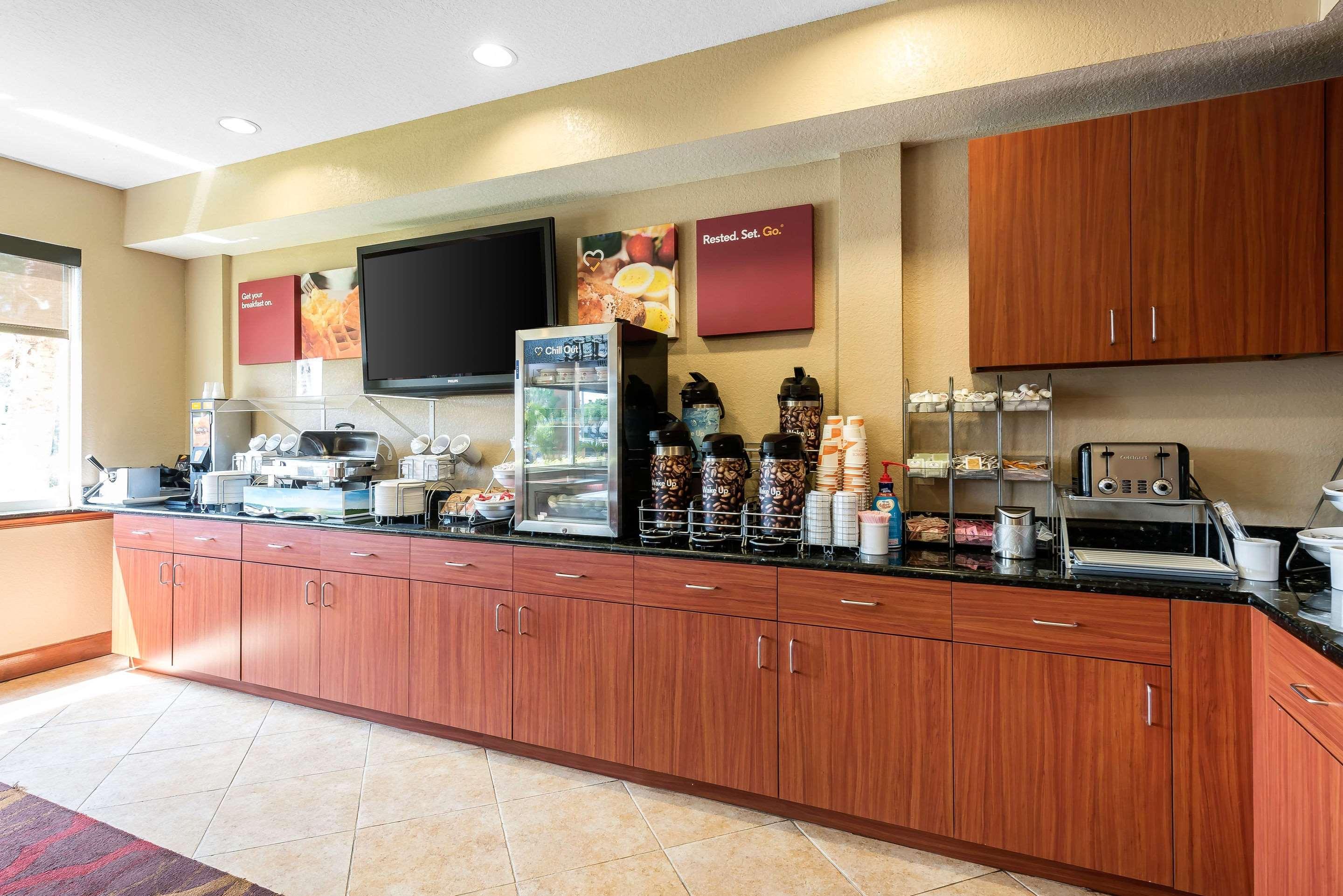 Comfort Airport North 3*