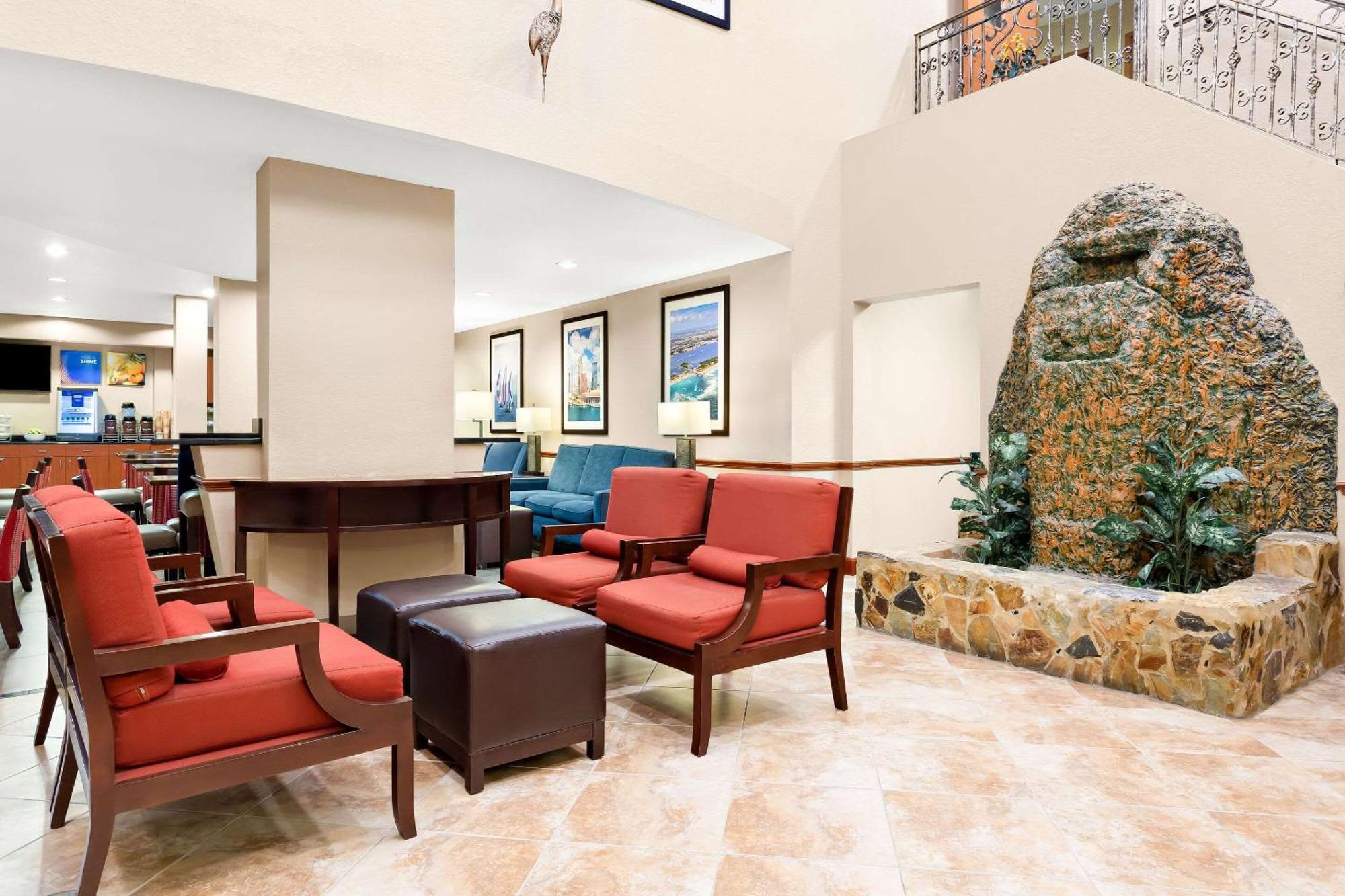 Hotel Comfort Airport North