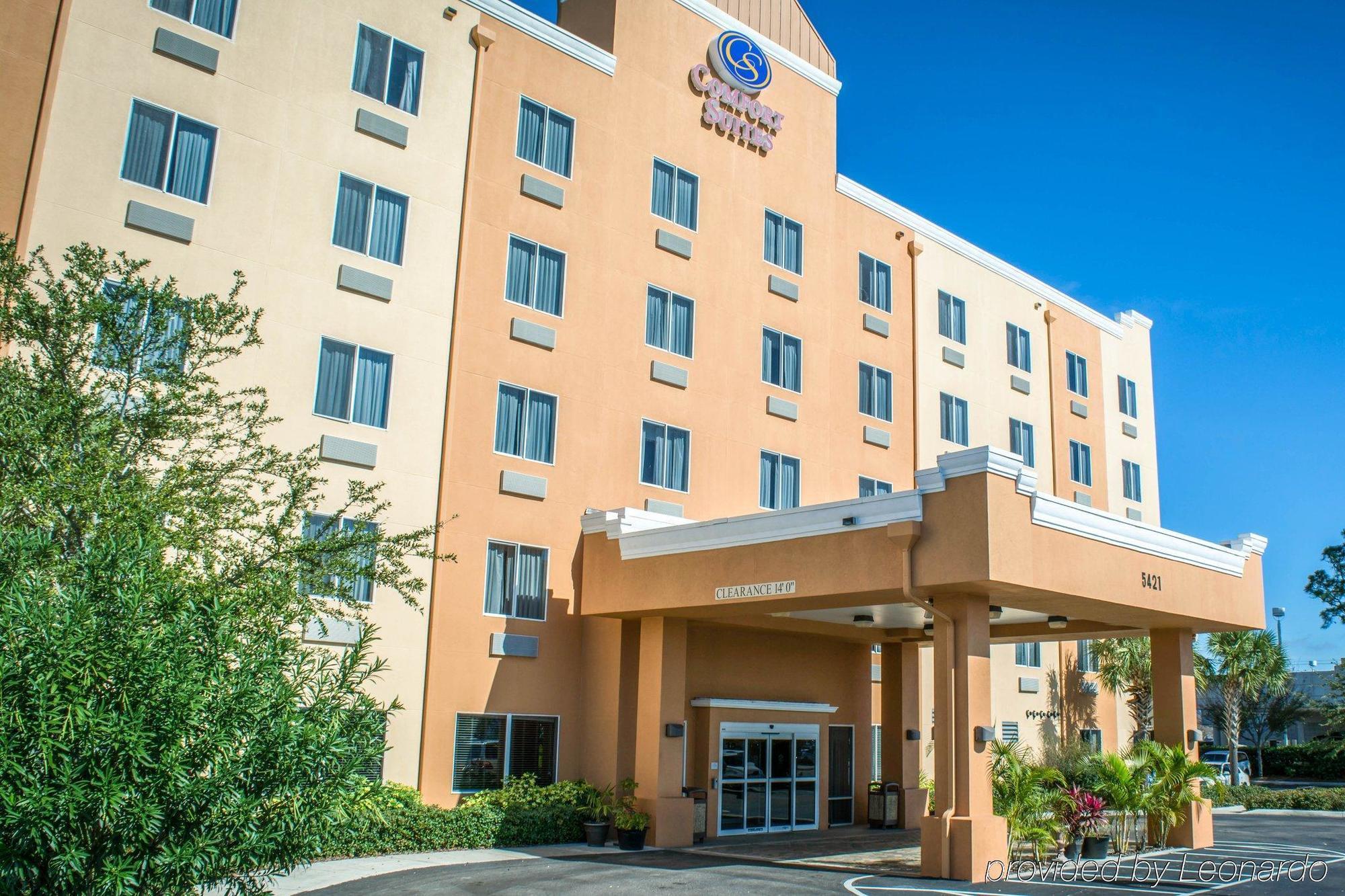 Comfort Airport North 3* West Chase