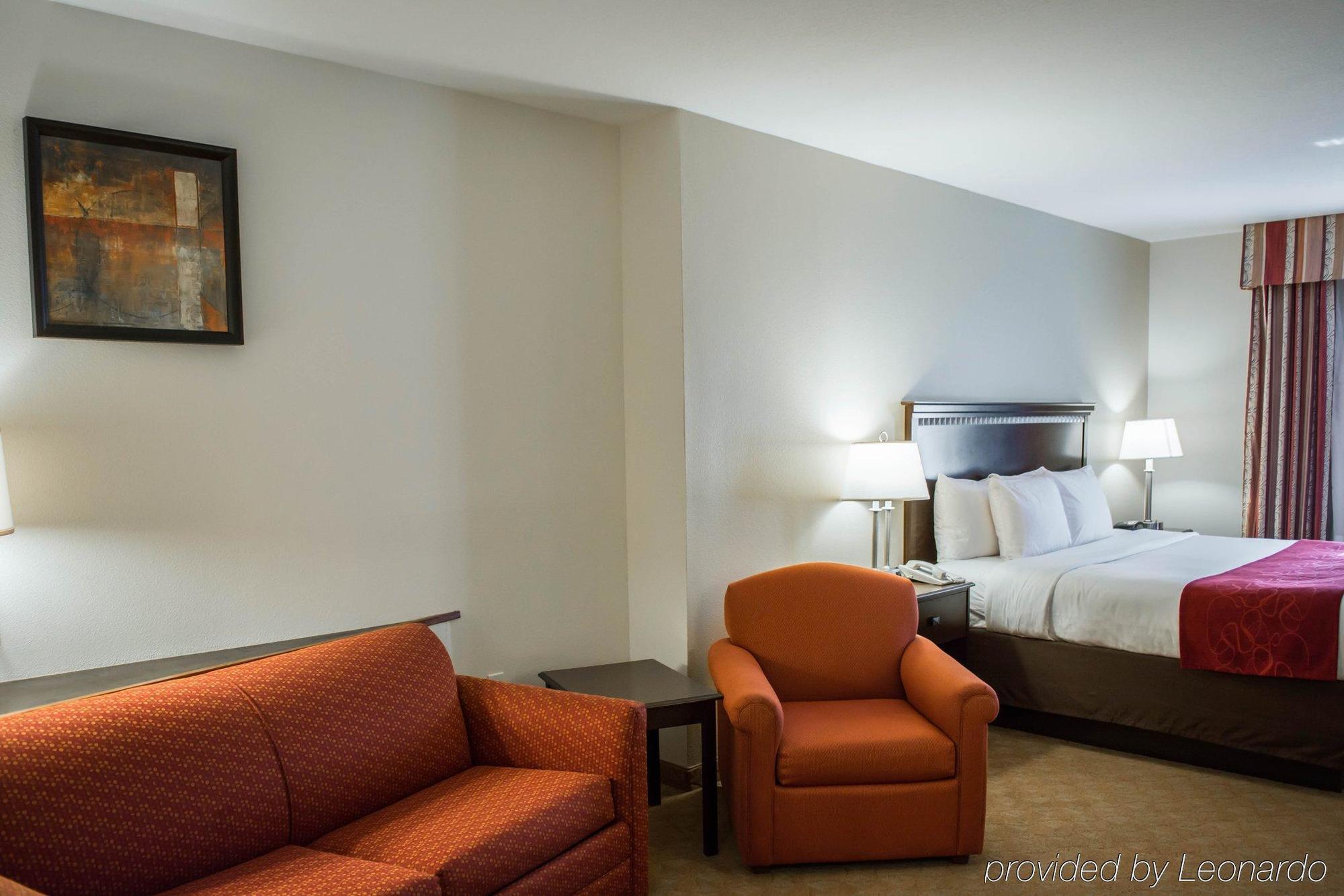 Hotel Comfort Airport North West Chase